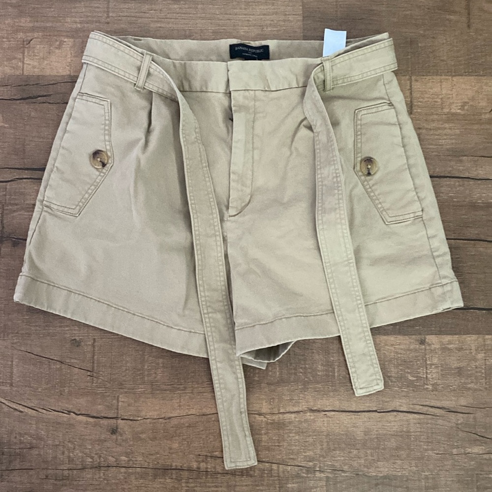 Women’s Banana Republic Authentic Chino Shorts Khaki
